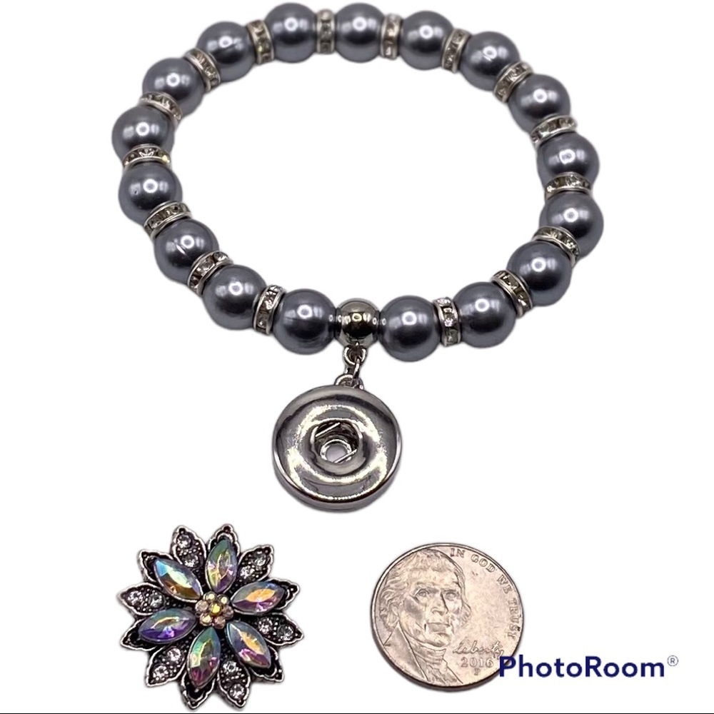 Silver Pearls Snap Bracelet with Iridescent Flower 18mm snap! SEE VIDEO! 🌻🌻🌻 - Picture 5 of 13